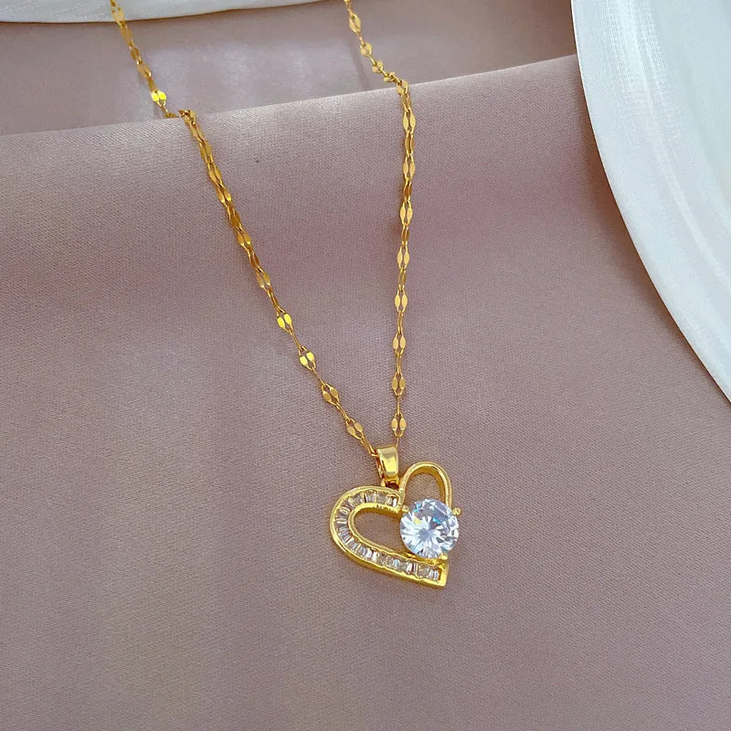 Cuore Asimmetrico di Zircone: Il Tuo Elegante Affare per un San Valentino Indimenticabile!" 💖✨